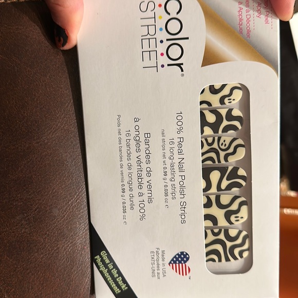 Colorstreet. - Picture 1 of 2